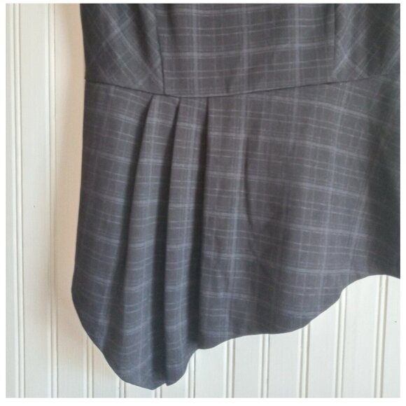 White House Black Market Women’s Peplum Pinstripe Sleeveless Blouse Size Medium - Picture 2 of 4